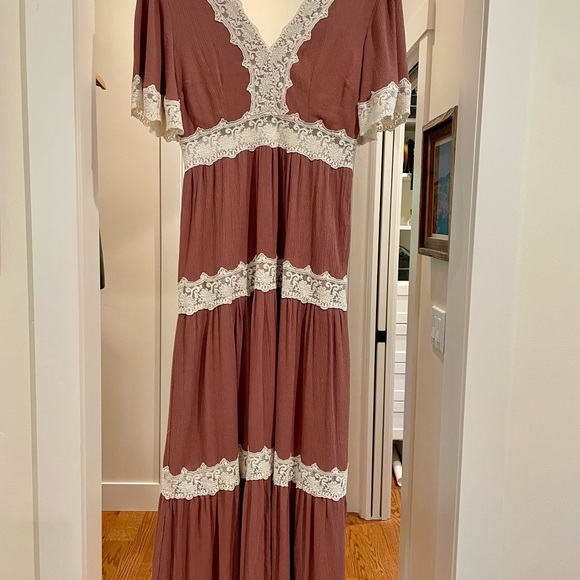 WISHLIST Boho Dress, size M, Dusty Rose with cream lace - Picture 2 of 4